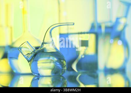 Laborglas Chemie oder Medizin für die Forschung-Stillleben Stockfoto