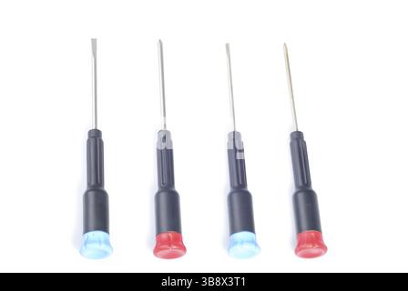 Vier verschiedene Schraubendreher auf weißen Hintergrund isoliert Stockfoto