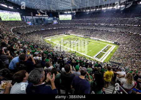8. Oktober 2022: Ein allgemeiner Überblick während der Halbzeit der NCAA-Fußballspiele zwischen den BYU Cougars und den Notre Dame Fighting Irish im Allegiant Stadium in Las Vegas, Nevada. Notre Dame besiegte die BYU mit 28:20. John Mersits/CSM. (Kreditbild: © John Mersits/CSM via ZUMA Press Wire) Stockfoto