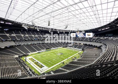 8. Oktober 2022: Ein allgemeiner Überblick über das Spielfeld vor der NCAA-Football-Action zwischen den BYU Cougars und den Notre Dame Fighting Irish im Allegiant Stadium in Las Vegas, Nevada. John Mersits/CSM. (Kreditbild: © John Mersits/CSM via ZUMA Press Wire) Stockfoto