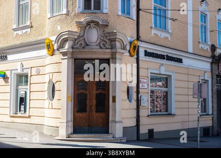 Salzburg, Österreich - 2. April 2025: Bankhaus Spangler in der Altstadt von Salzburg Stockfoto