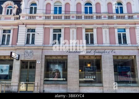 Salzburg, Österreich - 2. April 2025: Bankhaus Spangler in der Altstadt von Salzburg Stockfoto