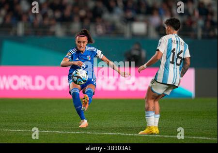 24. Juli 2023: Barbara Bonansea (Italien) schießt während eines Spiels der Gruppe G - FIFA Frauen-Weltmeisterschaft Australien & Neuseeland 2023, Italien gegen Argentinien, in Eden Park, Auckland, Neuseeland. Kim Price/CSM (Kreditbild: © Kim Price/CSM via ZUMA Press Wire) Stockfoto