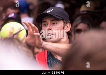 Alex de Minaur aus Australien während ihres 1. Rundenspiels bei den ATP 500 Barcelona Open Banc Sabadell. Trofeo Conde de Godó Stockfoto