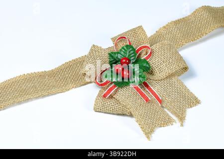 Dekorationsband aus Sackleinen-Textur mit grobem Naturfasern und umweltfreundlichem Material. Stockfoto