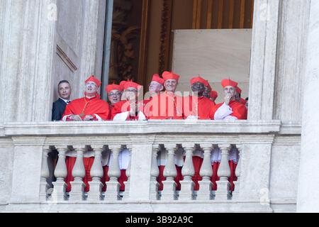 Rom, Italien. Mai 2025. Kardinäle bei der Bekanntgabe des neuen Papstes Leo XIV. Credit: Independent Photo Agency/Alamy Live News Stockfoto