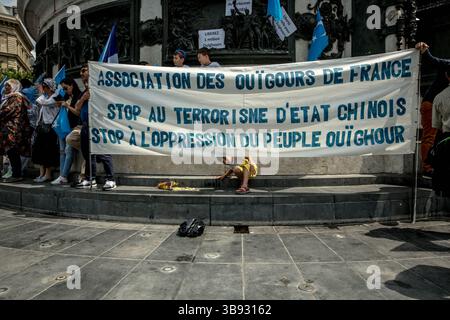 7. Juli 2019: Paris 11. Bezirk (11. Arrond, Ile-de-France (Region, Frankreich) seit dem Massaker am 5. Juli 2009 in Urumchi, der uigurischen Hauptstadt, organisieren die Uiguren der Diaspora Anfang Juli Demonstrationen in aller Welt. Dieses Jahr organisierten die Uiguren von Frankreich am Sonntag, den 7. Juli, eine Protestveranstaltung auf dem Place de la Republique. (Bild: © Sadak Souici/ZUMA Press Wire) Stockfoto