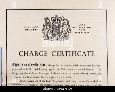Titelseite einer Gebührenbescheinigung, wie sie in den britischen Titelurkunden für ein Haus enthalten ist. Stockfoto