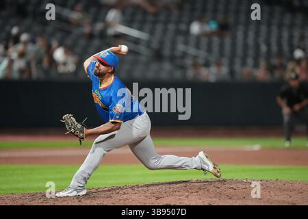 5. August 2023: El Paso Pitcher Jake Sanchez (53) wirft während des Spiels mit El Paso Chihuahuas und Salt Lake Bees einen Platz im Smiths Field in Salt Lake UT. David Seelig/Cal Sport Medi (Bild: © David Seelig / Cal Sport Media/CSM via ZUMA Press Wire) Stockfoto