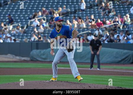 5. August 2023: El Paso Pitcher Michael Wacha (15) wirft während des Spiels mit El Paso Chihuahuas und Salt Lake Bees einen Platz im Smiths Field in Salt Lake UT. David Seelig/Cal Sport Medi (Bild: © David Seelig / Cal Sport Media/CSM via ZUMA Press Wire) Stockfoto