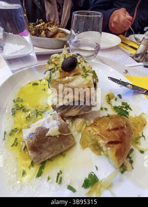 22. April 2023, Lissabon, Portugal: Lissabon bei Nacht Bairro Alto. (Foto: © Alessio de Marco/ZUMA Press Wire) Stockfoto