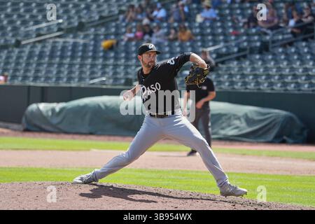 6. August 2023: Der El Paso Pitcher Sean Poppen (17) wirft während des Spiels mit El Paso Chihuahuas und Salt Lake Bees einen Platz im Smiths Field in Salt Lake UT. David Seelig/Cal Sport Medi (Bild: © David Seelig / Cal Sport Media/CSM via ZUMA Press Wire) Stockfoto