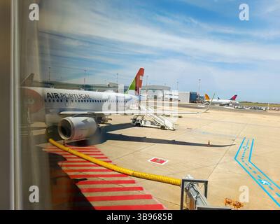 April 2023, Lissabon, Lissabon, Portugal: Flughafen (Foto: © Alessio de Marco/ZUMA Press Wire) Stockfoto
