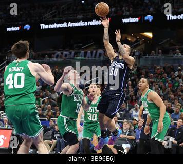 23. Januar 2023, Orlando, FL – Florida, USA: Orlando Guard Cole Anthony (50) trifft am Montag, den 23. Januar 2023, im Amway Center in Orlando beim Boston Celtics Magic NBA-Spiel. (Foto: © Stephen M. Dowell/Orlando Sentinel via ZUMA Press Wire) Stockfoto