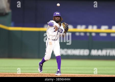 17. Februar 2023: Tre Richardson #0 TCU Short Stop macht einen Blick über den Hügel. TCU besiegte Vanderbilt 11-4 in Arlington, Texas, Richey Miller/CSM (Bild: © Richey Miller/CSM via ZUMA Press Wire) Stockfoto