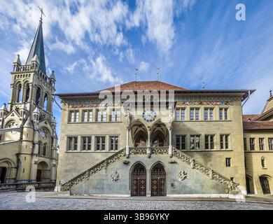 Historisches Rathaus von Bern und Kirche St. Peter und Paul, Kanton Bern, Schweiz Stockfoto