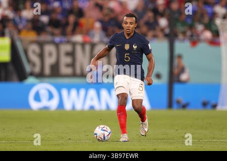 26. November 2022, Doha, Katar: Jules Kounde aus Frankreich im Spiel der FIFA Fussball-Weltmeisterschaft Katar 2022 zwischen Frankreich und Dänemark im Stadion 974. Endpunktzahl: Frankreich 2:1 Dänemark. (Kreditbild: © Grzegorz Wajda/SOPA Images via ZUMA Press Wire) Stockfoto