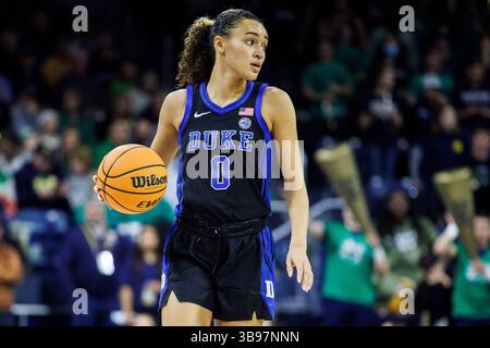 5. Februar 2023: Duke Guard Celeste Taylor (0) leitet die Offensive während des NCAA Women's Basketball-Spiels zwischen den Duke Blue Devils und den Notre Dame Fighting Irish im Purcell Pavilion im Joyce Center in South Bend, Indiana. Duke besiegte Notre Dame 57-52. John Mersits/CSM. (Kreditbild: © John Mersits/CSM via ZUMA Press Wire) Stockfoto