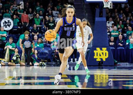 5. Februar 2023: Duke Guard Celeste Taylor (0) fährt zum Korb während des NCAA Women's Basketball-Spiels zwischen den Duke Blue Devils und den Notre Dame Fighting Irish im Purcell Pavilion im Joyce Center in South Bend, Indiana. Duke besiegte Notre Dame 57-52. John Mersits/CSM. (Kreditbild: © John Mersits/CSM via ZUMA Press Wire) Stockfoto