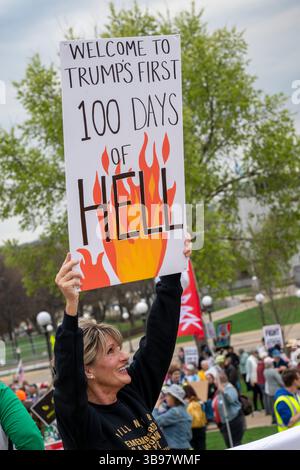 St. Paul, Minnesota. Landeshauptstadt. Mai Protest für Arbeiter- und Einwandererrechte. Angesichts der aktuellen Bedrohungen sammeln sich Menschen für eingewanderte Arbeitnehmer Stockfoto