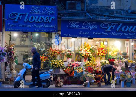 Gegenwart und Vergangenheit - das pulsierende Leben in Hanoi, der Hauptstadt Vietnams VN Stockfoto