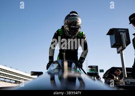 1. April 2023: CALLUM ILOTT (77) aus Cambridge, Cambridgeshire, England, bereitet sich auf das PPG 375 auf dem Texas Motor Speedway in Fort Worth TX vor. (Bild: © Colin Mayr Grindstone Media Grou/CSM via ZUMA Press Wire) Stockfoto