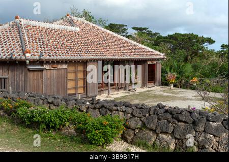 Ohama Residence (大浜邸) traditionelles Okinawan-Haus im historischen Yaima Village auf Ishigaki Island, Okinawa, Japan. Stockfoto