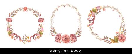 Set aus rundem und ovalem Kränz in Aquarellen. Handgezeichnete Vintage Blumentablone mit rosa Rosenblüte und Nähwerkzeugen. Perfekt für Tailor- oder Atelier-Logo Stockfoto