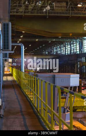 Hunedoara, Rumänien - 3. August 2011 ArcelorMittal Stahlfertigteilproduktion Metallgießerei Großindustrie Stockfoto