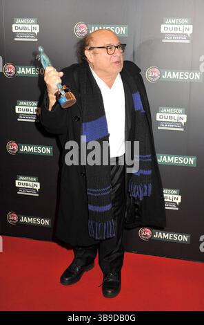 Danny DeVito erhält den Volta Award für seine Karriere, als er an einer Sondervorführung von „war of the Roses“ während des Dublin International Film Festivals im Savoy Cinema in Irland am 22. Februar 2013 teilnimmt Stockfoto