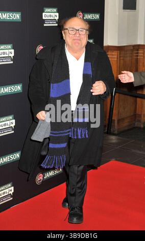 Danny DeVito erhält den Volta Award für seine Karriere, als er an einer Sondervorführung von „war of the Roses“ während des Dublin International Film Festivals im Savoy Cinema in Irland am 22. Februar 2013 teilnimmt Stockfoto