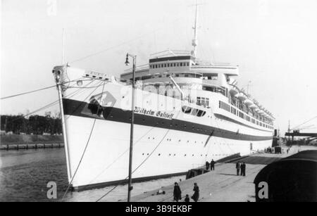 Das deutsche Schiff Wilhelm Gustloff. Der Untergang der Wilhelm Gustloff ist die schlimmste Seekatastrophe der Geschichte. Das Schiff wurde ursprünglich als Kreuzfahrtschiff für die nazi-Stärke durch die Joy-Bewegung gebaut. Während des Krieges wurde es als Krankenhausschiff genutzt. Am 30. Januar 1945 verließ sie mit schätzungsweise 10.600 Personen an Bord. Das Schiff wurde vom sowjetischen U-Boot S-13 torpediert und sank in 40 Minuten. Nur 1250 Menschen wurden gerettet, was eine Zahl von rund 9400 Todesopfern bedeutet. Foto Par Bundesarchiv, Bild 183-H27992 / Sönnke, Hans / CC-BY-SA 3,0, Stockfoto
