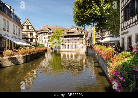 Restaurant Gerwerstub und Fachwerkhäuser in Straßburg Stockfoto