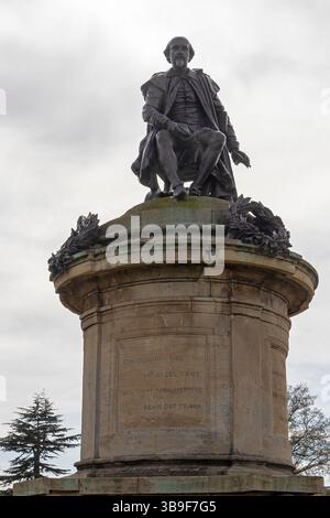 Statue von William Shakespeare, Gower Memorial, Stratford-upon-Avon, Warwickshire, England, Großbritannien Stockfoto