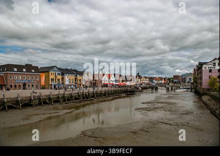 Ebbe im Gezeitenhafen von Husum Stockfoto