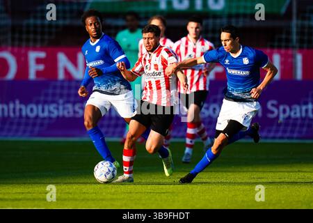Rotterdam - Aymane Bais von Jong Sparta Rotterdam während der zweiunddreißigsten Wettkampfrunde der Tweede Divisie Saison 2024/2025. Das Spiel findet am 9. Mai 2025 in Rotterdam, Niederlande, zwischen Jong Sparta Rotterdam und Quick Boys in Het Kasteel statt. (VK Sportphoto/Danny de Groot) Stockfoto