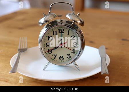 Intermittierendes Fasten 16 8 Stockfoto