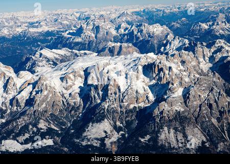 Impressionen eines Ballonflugs - die Sella aus einer Höhe von über 4000 m Stockfoto