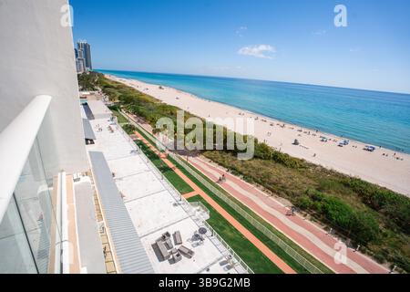Panoramablick auf Miami Beachfront an einem sonnigen Tag Stockfoto