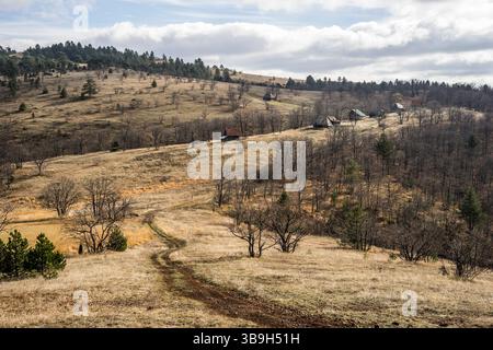 Alte Hütten im Zlatibor-Gebirge, Zlatibor, Serbien Stockfoto