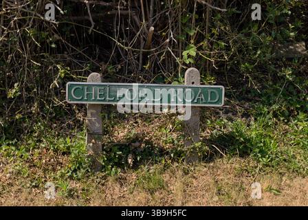 Chelford Road Schild in Prestbury Village, Cheshire Stockfoto
