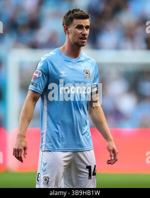Ben Sheaf von Coventry City während der Sky Bet Championship Palyoff Halbfinalspiel Coventry City gegen Sunderland in der Coventry Building Society Arena, Coventry, Großbritannien, 9. Mai 2025 (Foto: Gareth Evans/News Images) Stockfoto