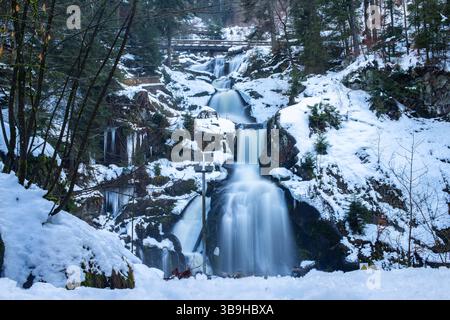 Triberg Wasserfälle im Winter, Deutschlands höchste Wasserfälle in Triberg, Baden-Württemberg, Deutschland Stockfoto