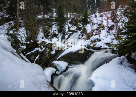 Triberg Wasserfälle im Winter, Deutschlands höchste Wasserfälle in Triberg, Baden-Württemberg, Deutschland Stockfoto