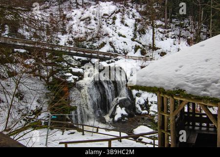 Triberg Wasserfälle im Winter, Deutschlands höchste Wasserfälle in Triberg, Baden-Württemberg, Deutschland Stockfoto