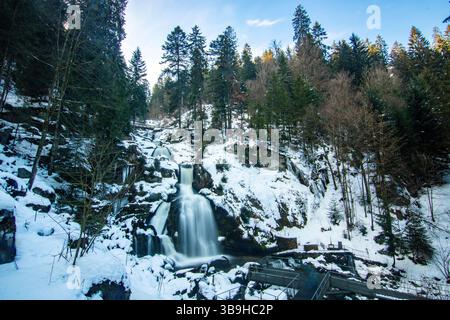 Triberg Wasserfälle im Winter, Deutschlands höchste Wasserfälle in Triberg, Baden-Württemberg, Deutschland Stockfoto