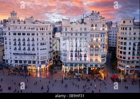 Blick von der Dachterrasse des Atenea Sky bei Sonnenuntergang, Plaza del Ayuntamiento, Valencia, Comunidad Valenciana, Spanien, Europa Stockfoto
