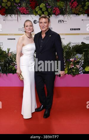 Anne Ratte-Polle und Oliver Masucci bei der 'Deutscher Filmpreis' Verleihung am 9.05.2025 in Berlin Stockfoto