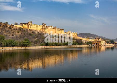 Blick auf Amber Fort über Maota Lake, Amer Stockfoto