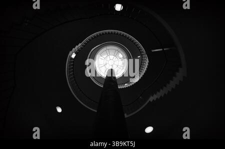 Achse des Gedächtnisses: Aufstieg durch die Spirale des Utrechter Archivs Stockfoto